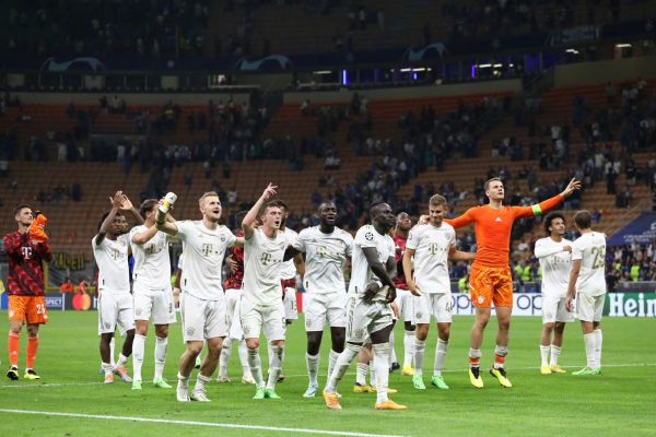 舞台的那一 舞台的那一