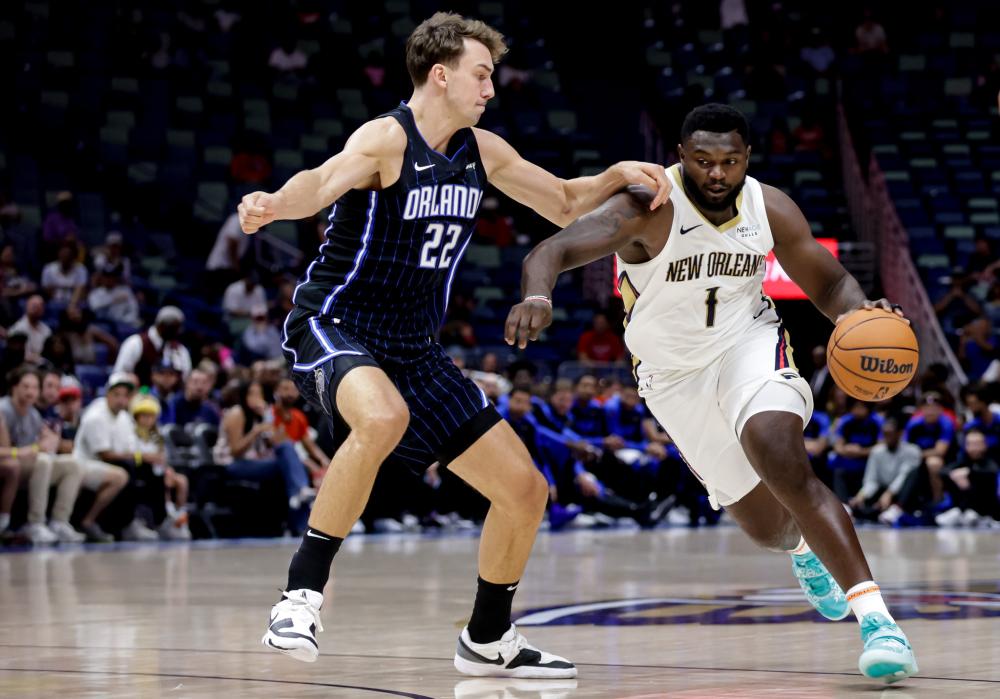 地限制他的 地限制他的